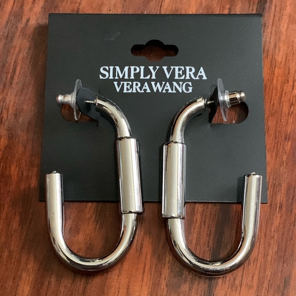 NWT Simply Vera Vera Wang silver tone earrings